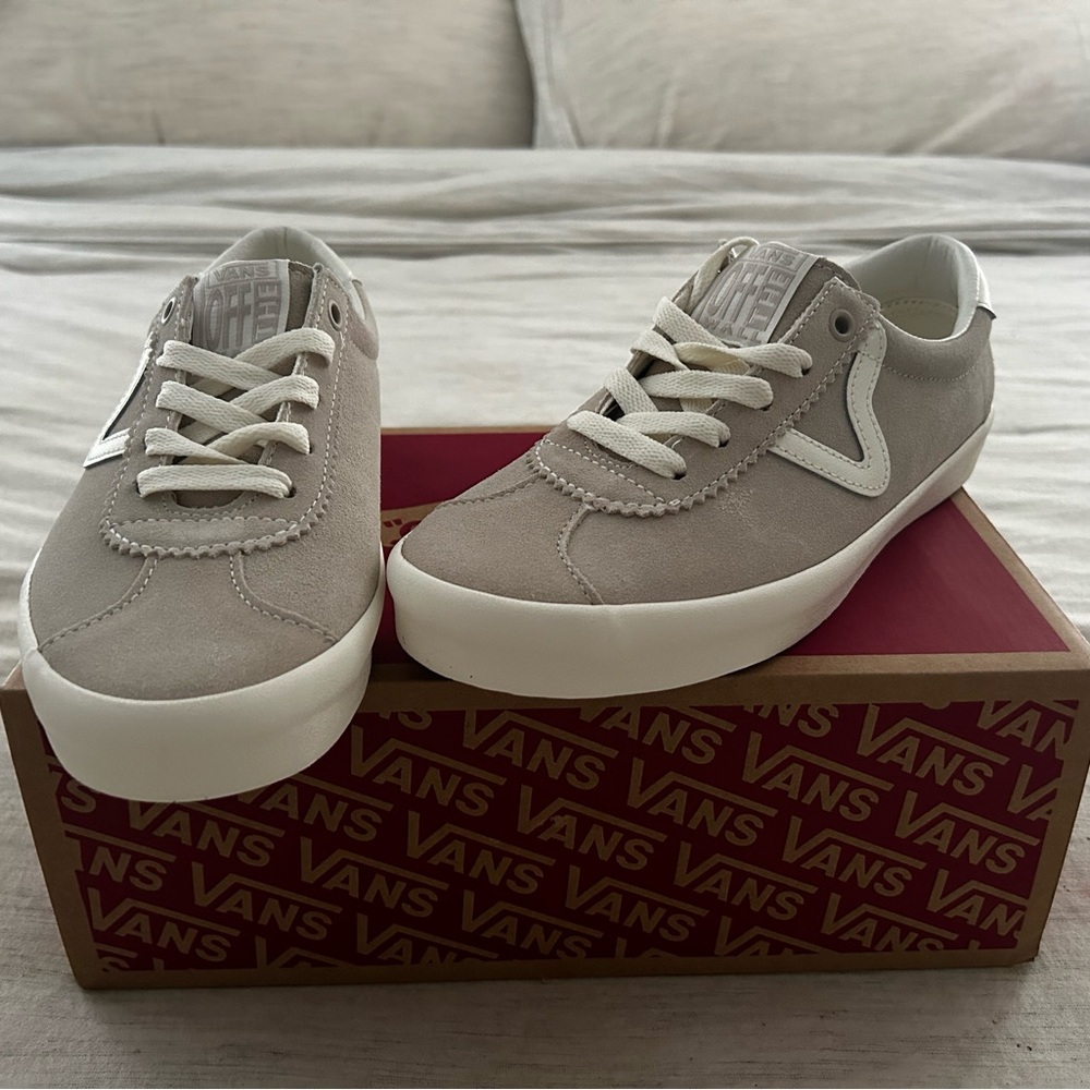 COPY - Vans - Suede French Oak/Marshmellow size 8